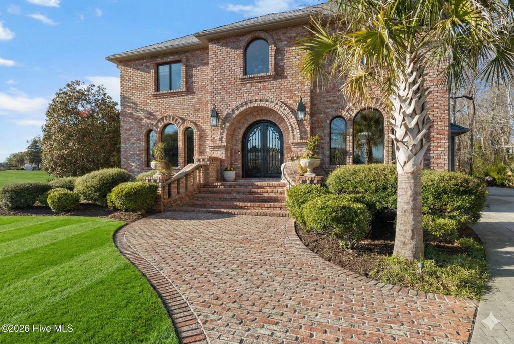 2768 Pinecrest Drive, Southport