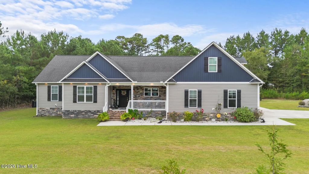 118 King Estates Road, Jacksonville