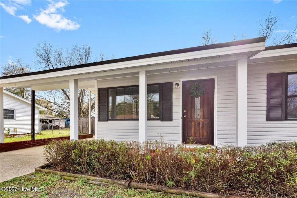 742 Newport Road, Fayetteville