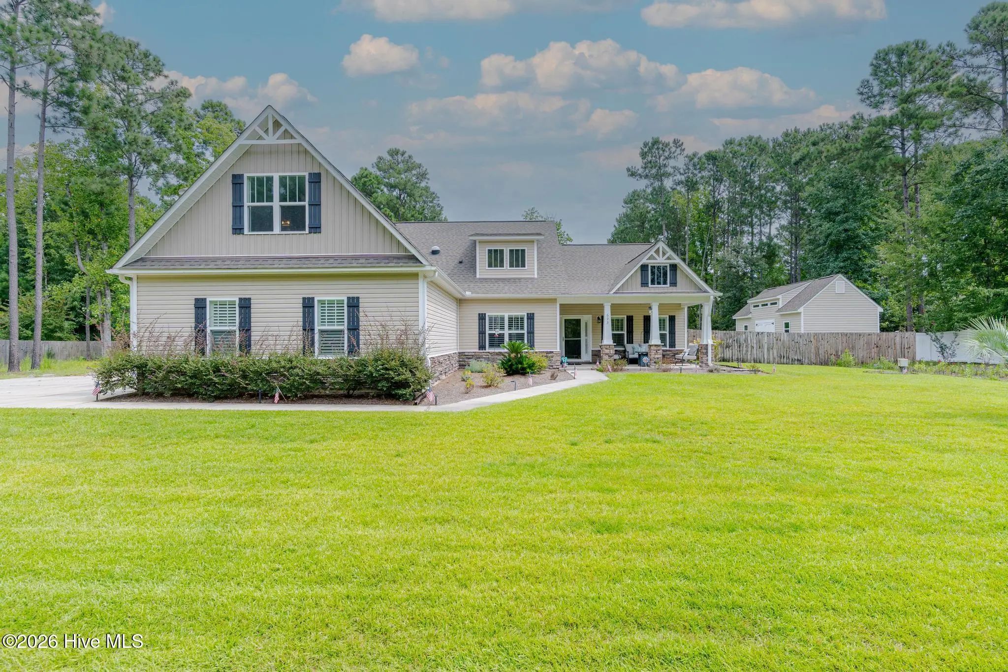 693 Dan Owen Drive, Hampstead