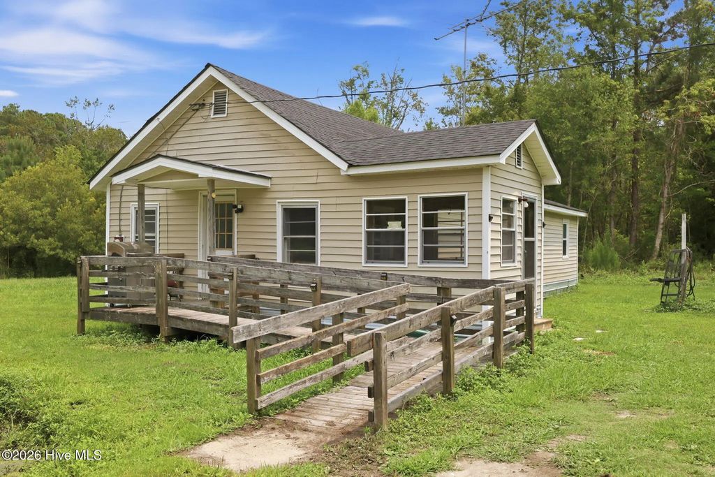 800 Goat Neck Road, Columbia