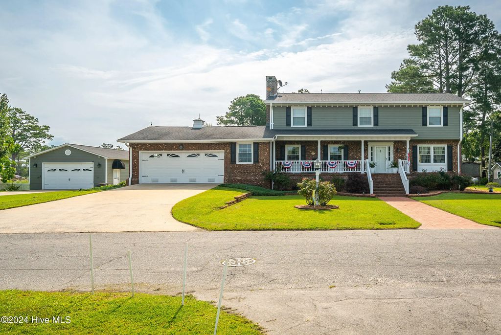 552 Lamont Street, Belhaven
