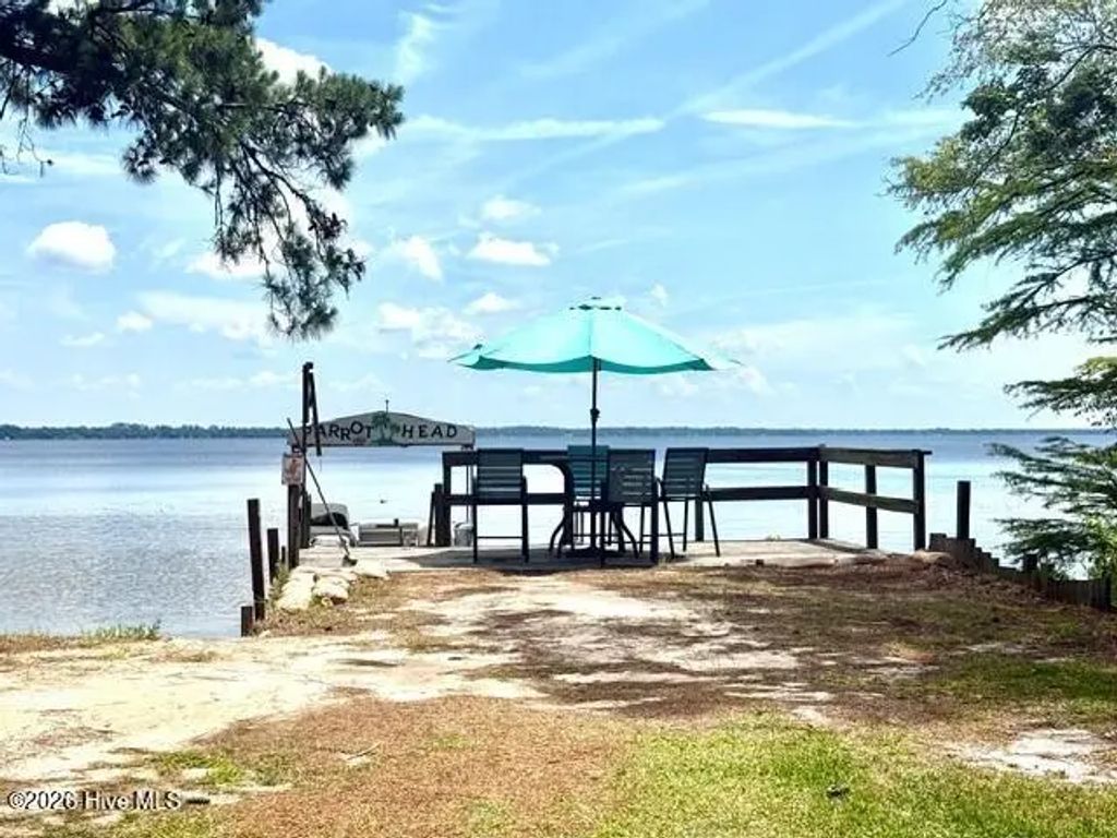Lt 284-288 Near 250 Waccamaw Sh Road, Lake Waccamaw