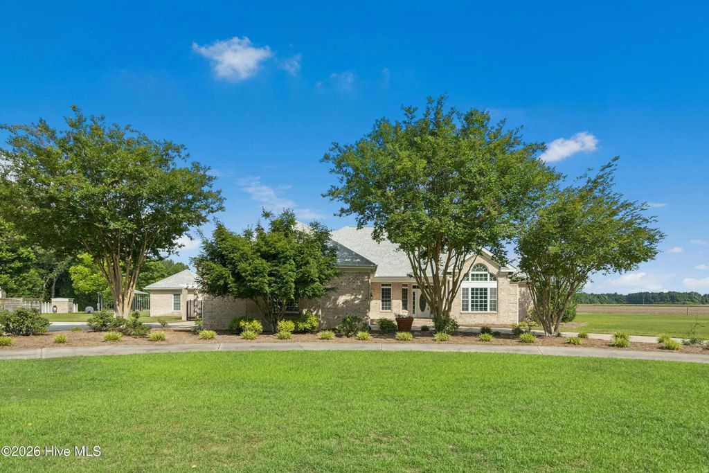 1380 Bear Trap Road, Williamston