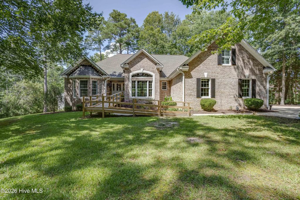 95 Waters Edge Drive, Chocowinity