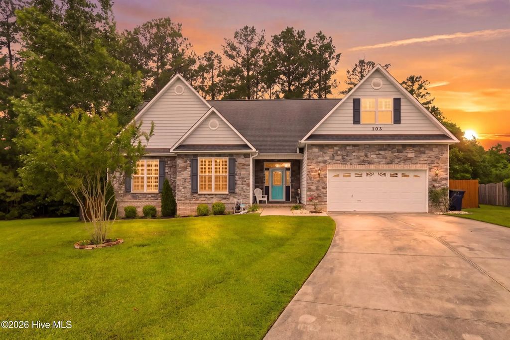 102 Kingswood Court, Jacksonville