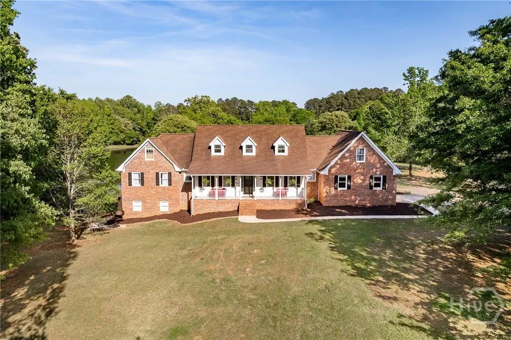 136 Hidden Lake Drive, Hull