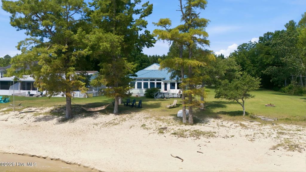 279 Wiggins Point Road, Oriental
