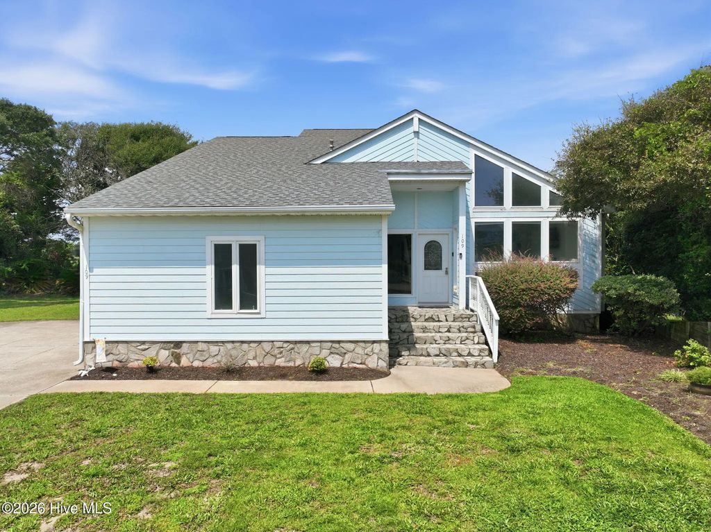 109 Oakleaf Drive, Pine Knoll Shores