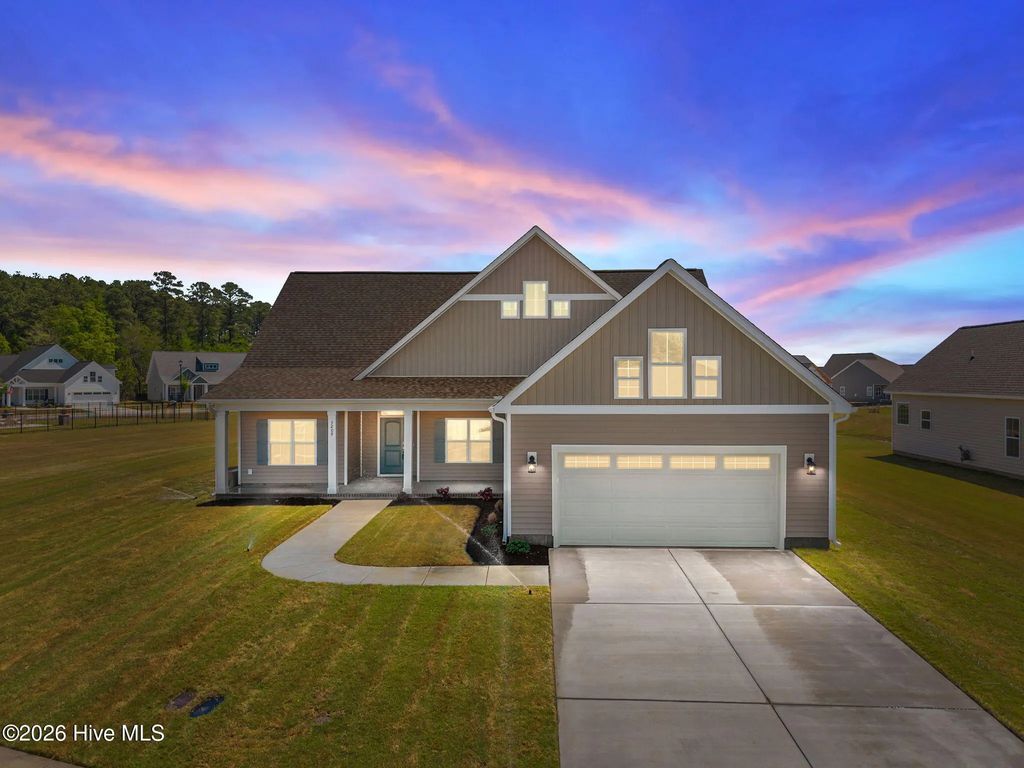 3209 Honeysuckle Drive, Winterville
