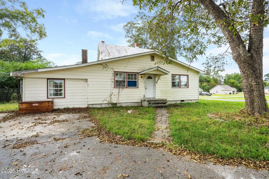 705 Sixth Street, Maysville