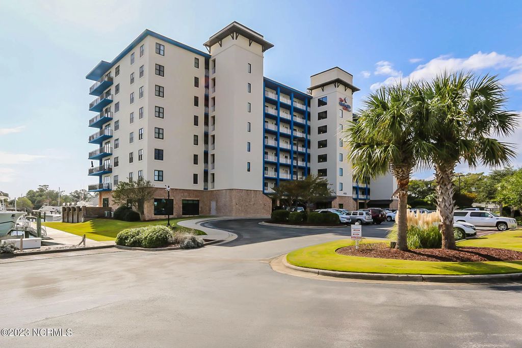 4425 Arendell Street 508, Morehead City