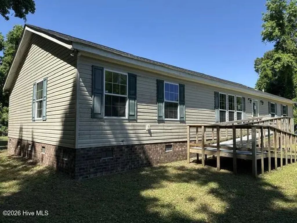 345 Nc 55 Highway W, New Bern