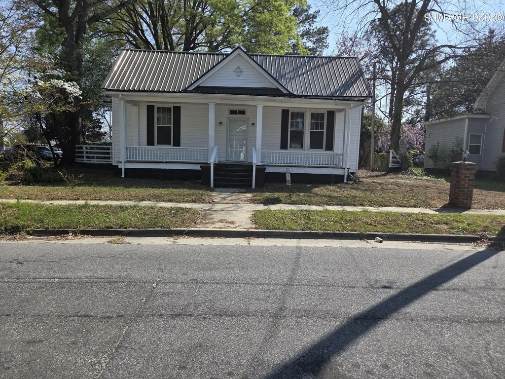 109 E Grainger Avenue, Kinston