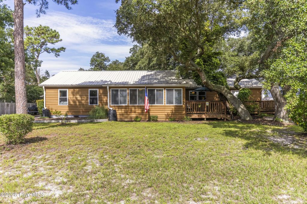 105 Nw 7th Street, Oak Island Wooded
