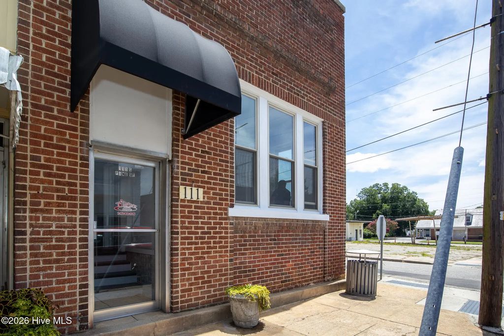 111 S Pine Street, Spring Hope