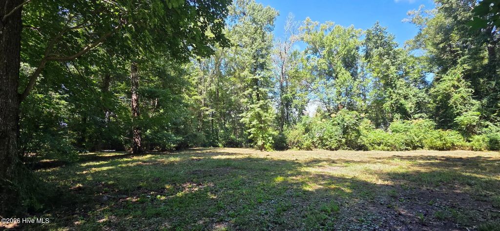 140 Country Club Lane, Newport
