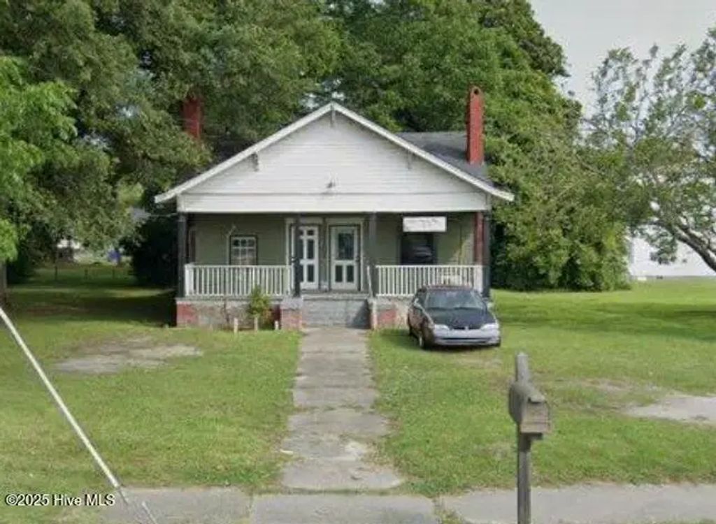 1102 Dickinson Avenue, Greenville