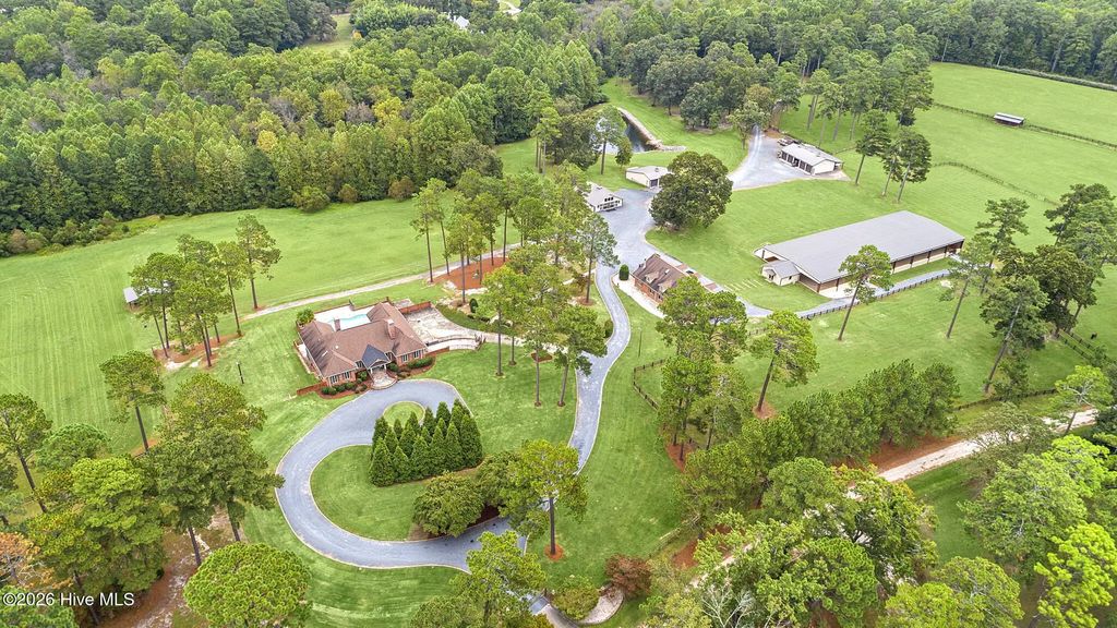 509 Cross Country Lane, Southern Pines