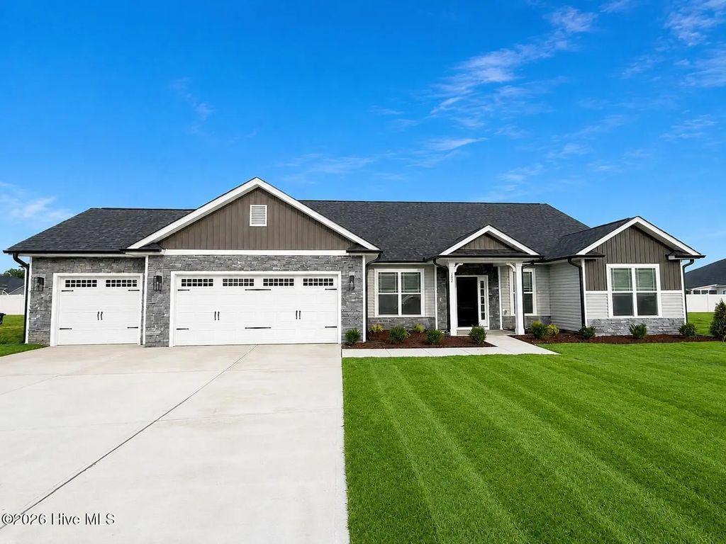 200 Jackson Ridge Way, Pikeville