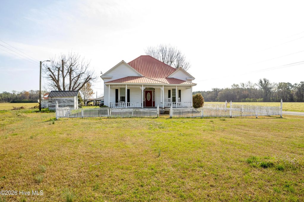 47 Enoch Road, Clinton