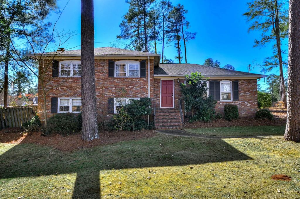 2902 Sussex Road, Richmond