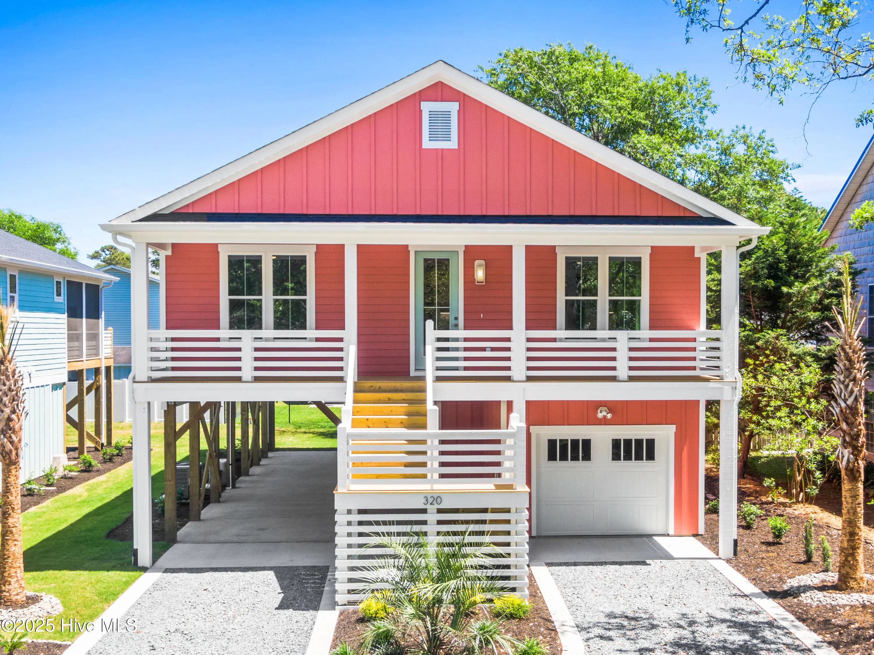 320 Ne 50th Street, Oak Island