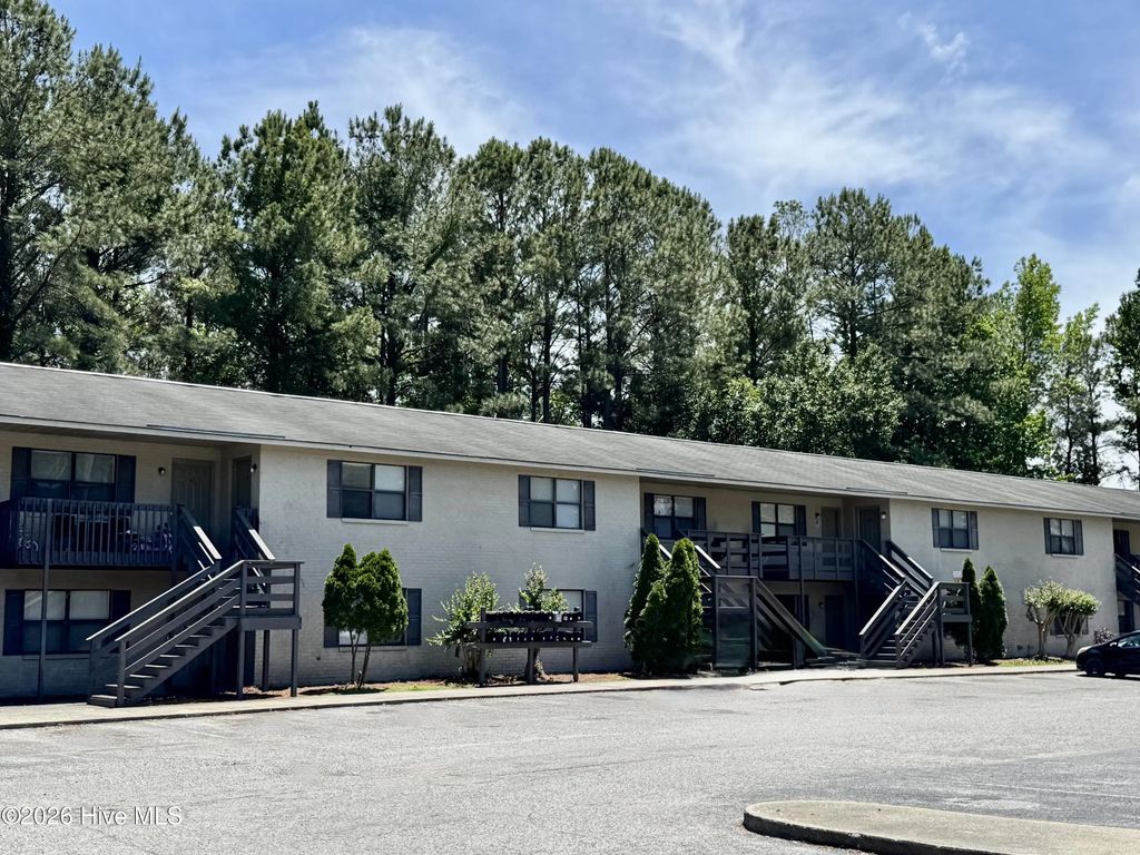3215 Summer Place 22, Greenville
