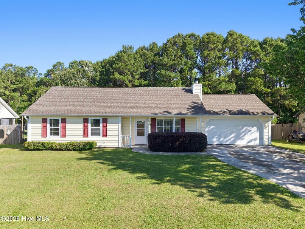 143 Glenwood Drive, Hubert
