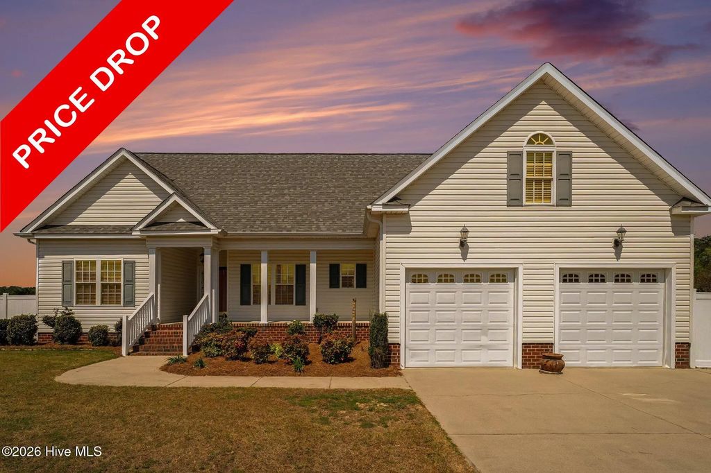 215 Ellington Way, La Grange