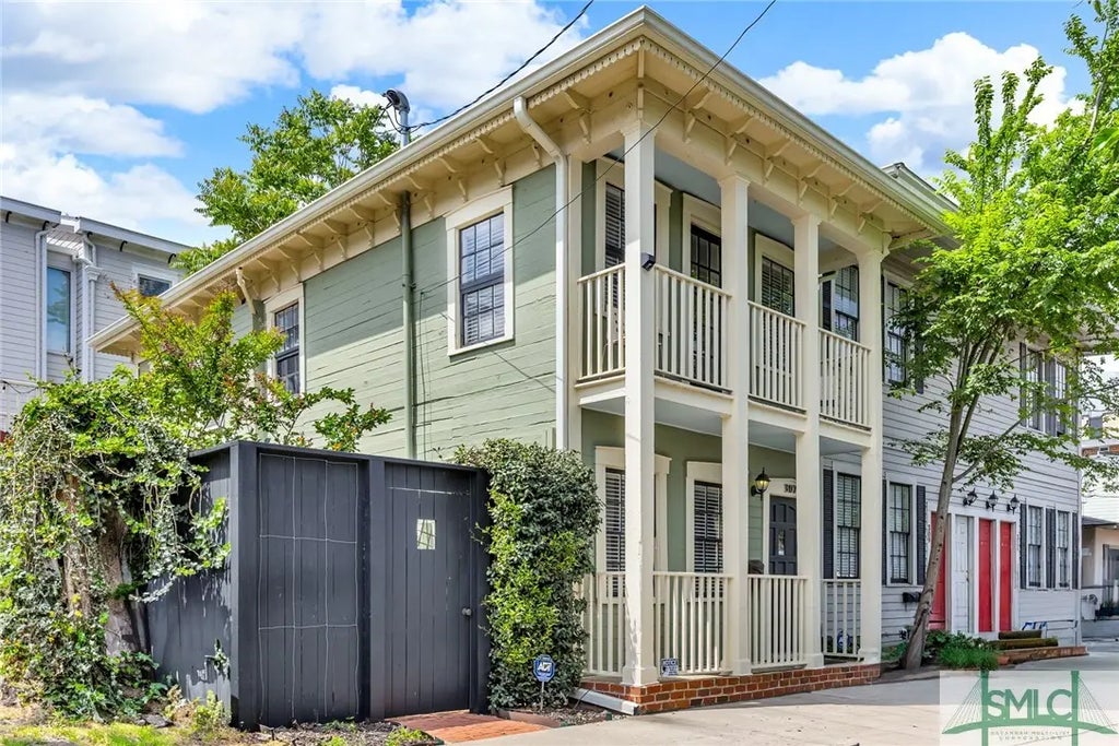 307 W Huntingdon Street, 