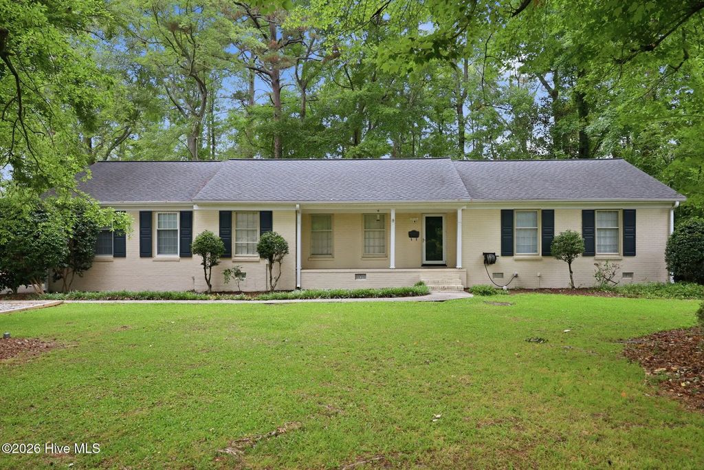 103 Greenwood Drive, Greenville