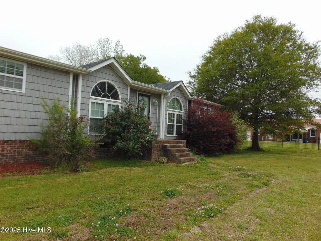 267 Sixth Street, Aurora