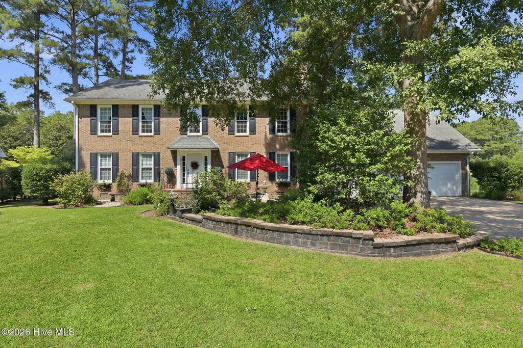 8002 Club House Drive, New Bern