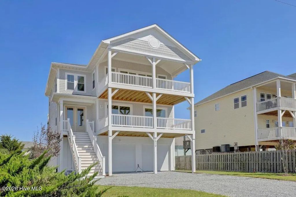 1919 N New River Drive, Surf City