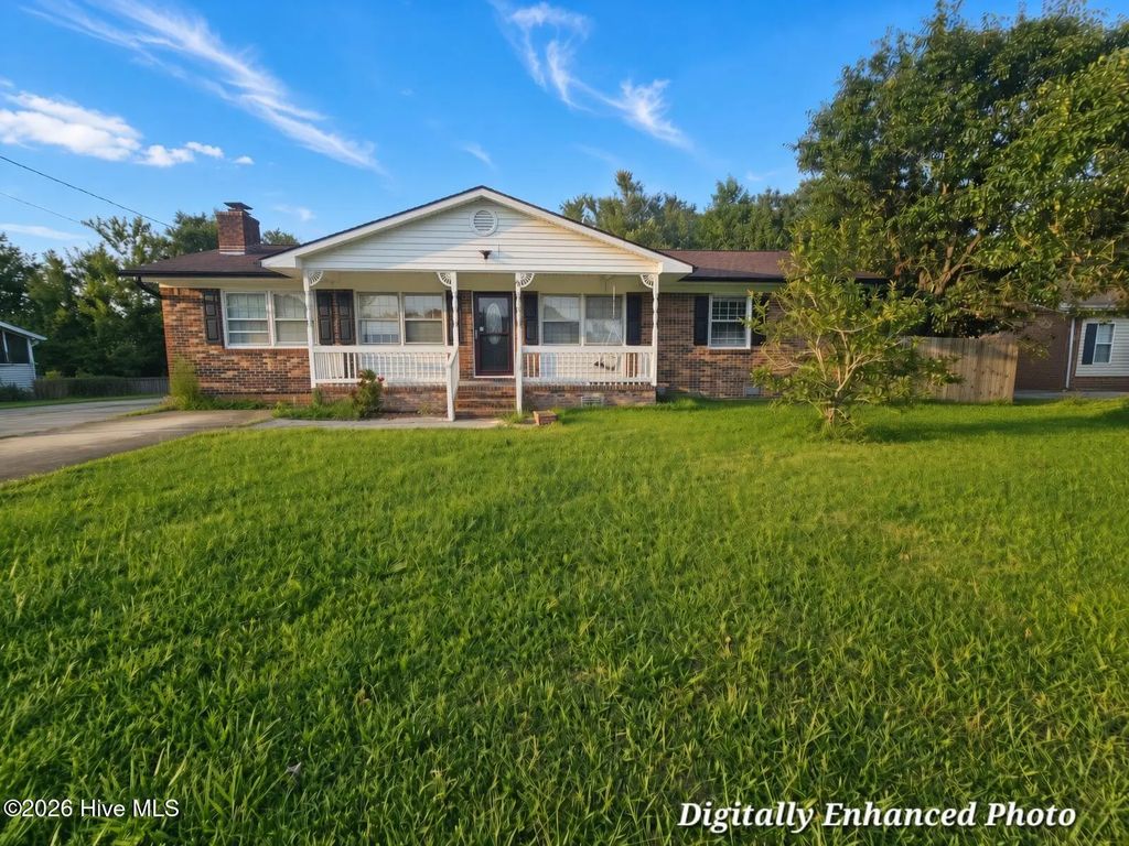13 Collins Drive, Midway Park