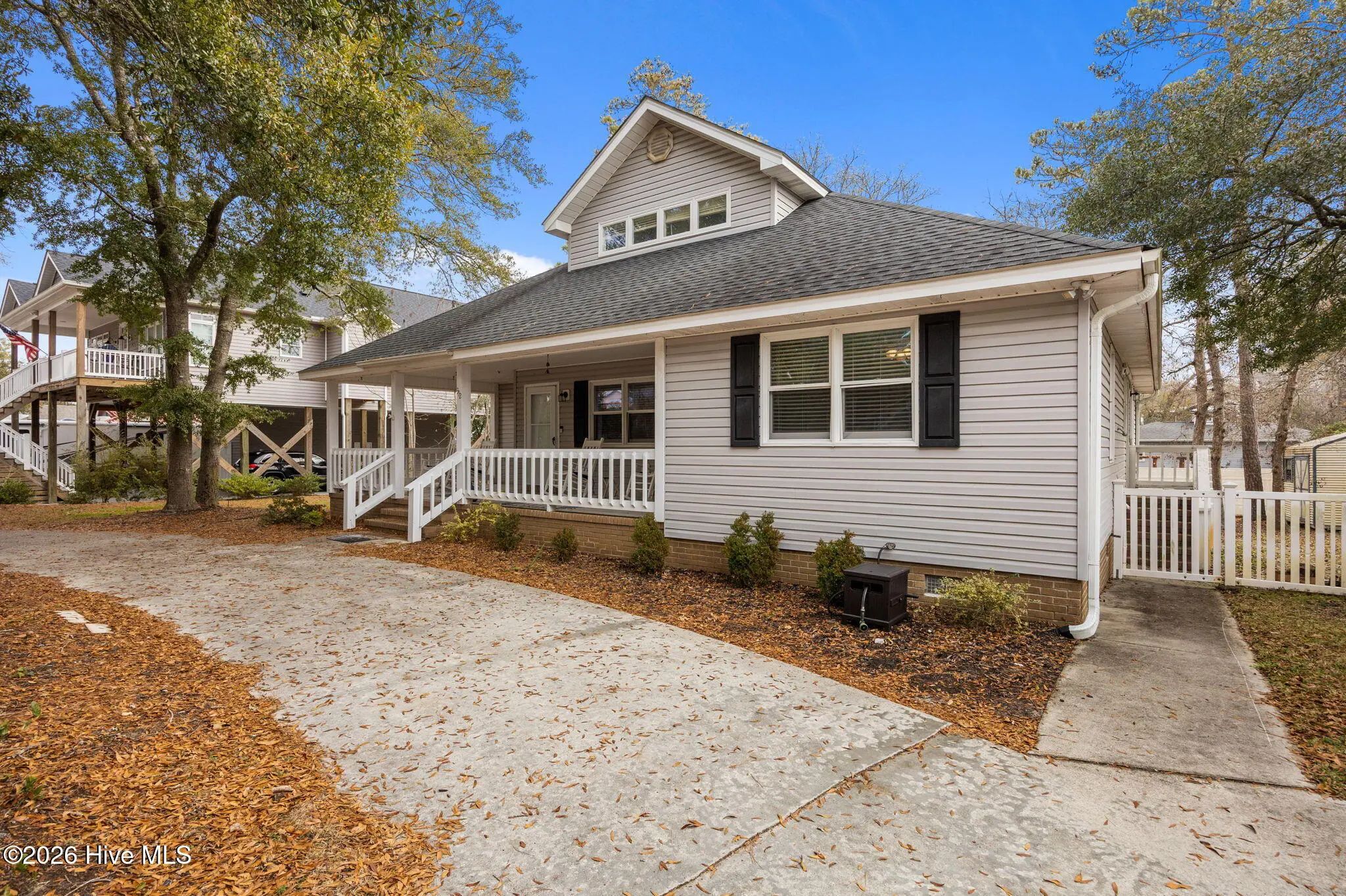 312 Ne 54th Street, Oak Island