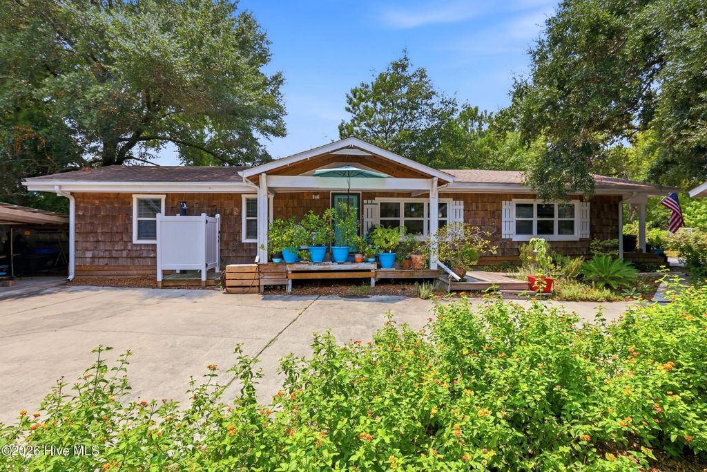 9081 Beach Drive Sw, Calabash