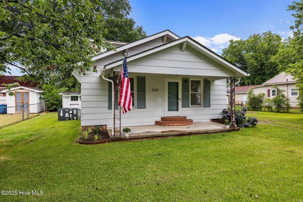 303 N Watauga Avenue, Dunn