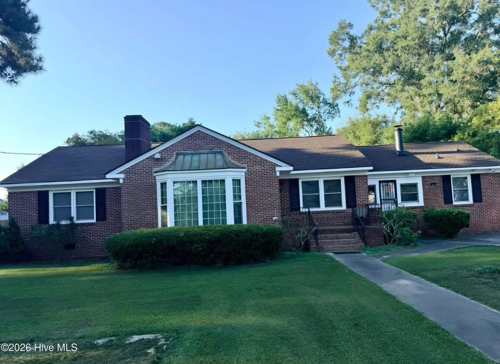 1210 Meadowood Drive, Kinston