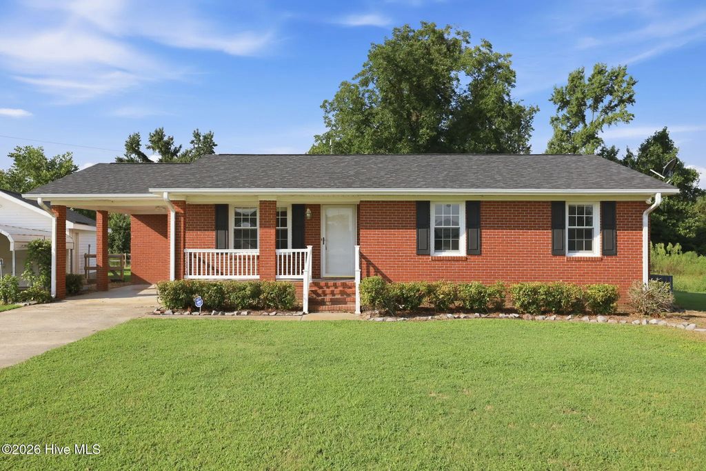 623 Moore Town Road, Walstonburg