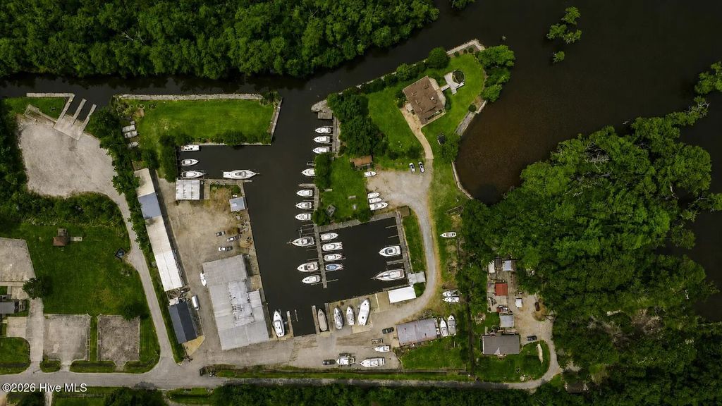 175 Ramp Road, Columbia
