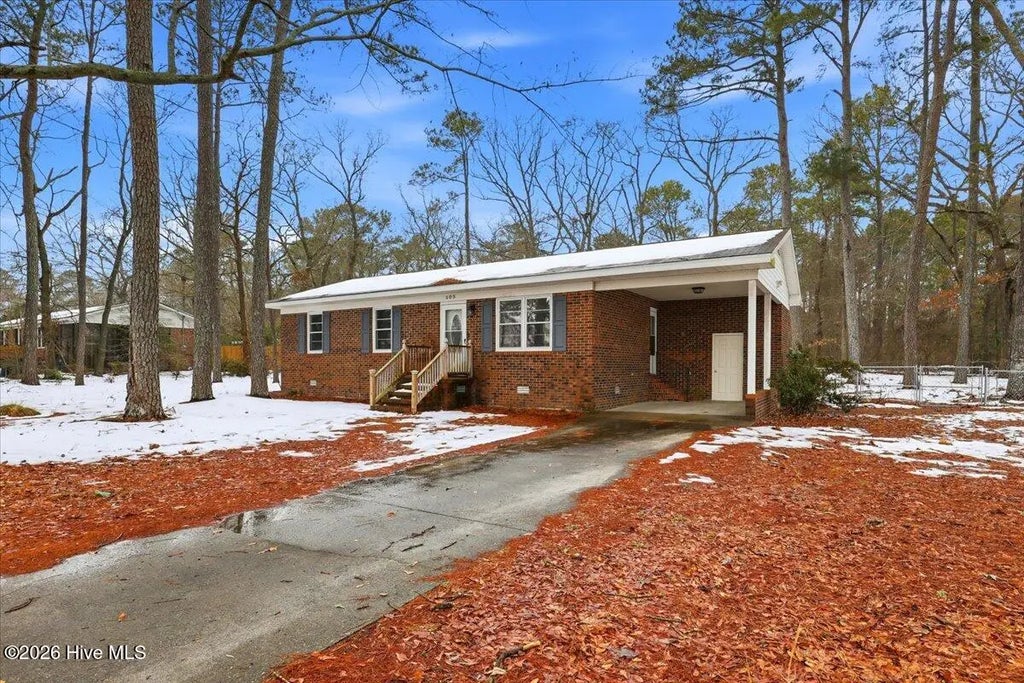 605 Firetower Road, La Grange