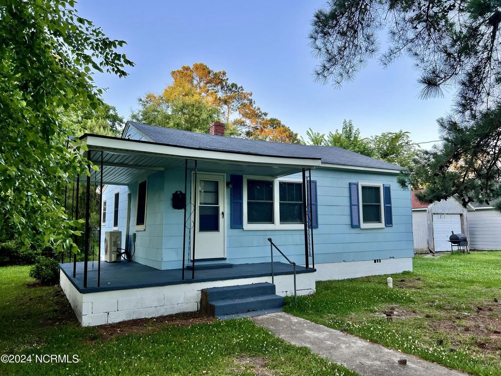 4110 East Pine Street, Farmville