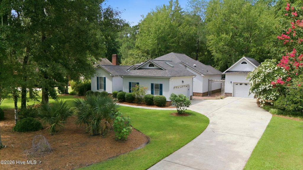 1250 Pine Valley Drive, New Bern