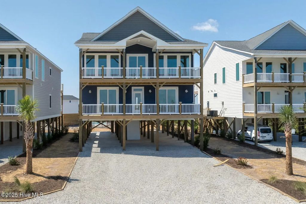 113 Lacosta Place, North Topsail Beach
