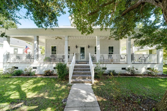 212 Lakeshore Drive, Lake Waccamaw