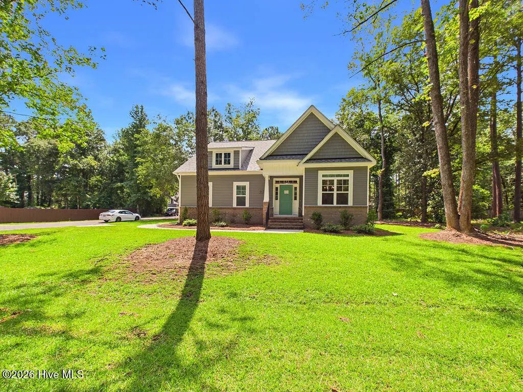 816 Red Hawk Place, Vass