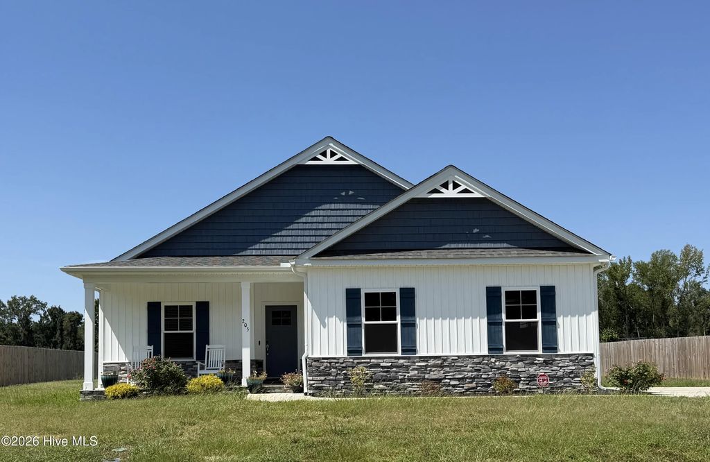 205 Creeks Edge Drive, Pikeville