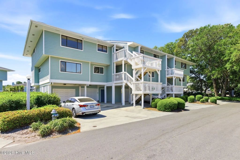105 Teakwood Drive Apt 702, Carolina Beach